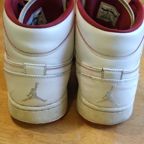 jordan 1s - Picture 5 of 8